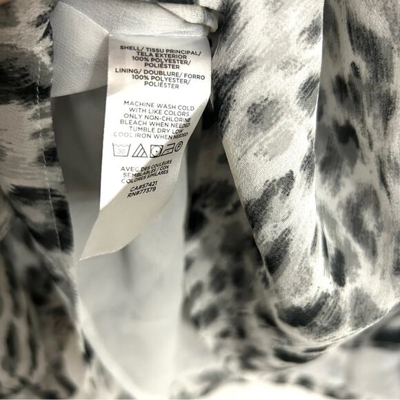 Ann Taylor snow leopard ruffled sleeve mock neck top white black casual size XL - Picture 13 of 16